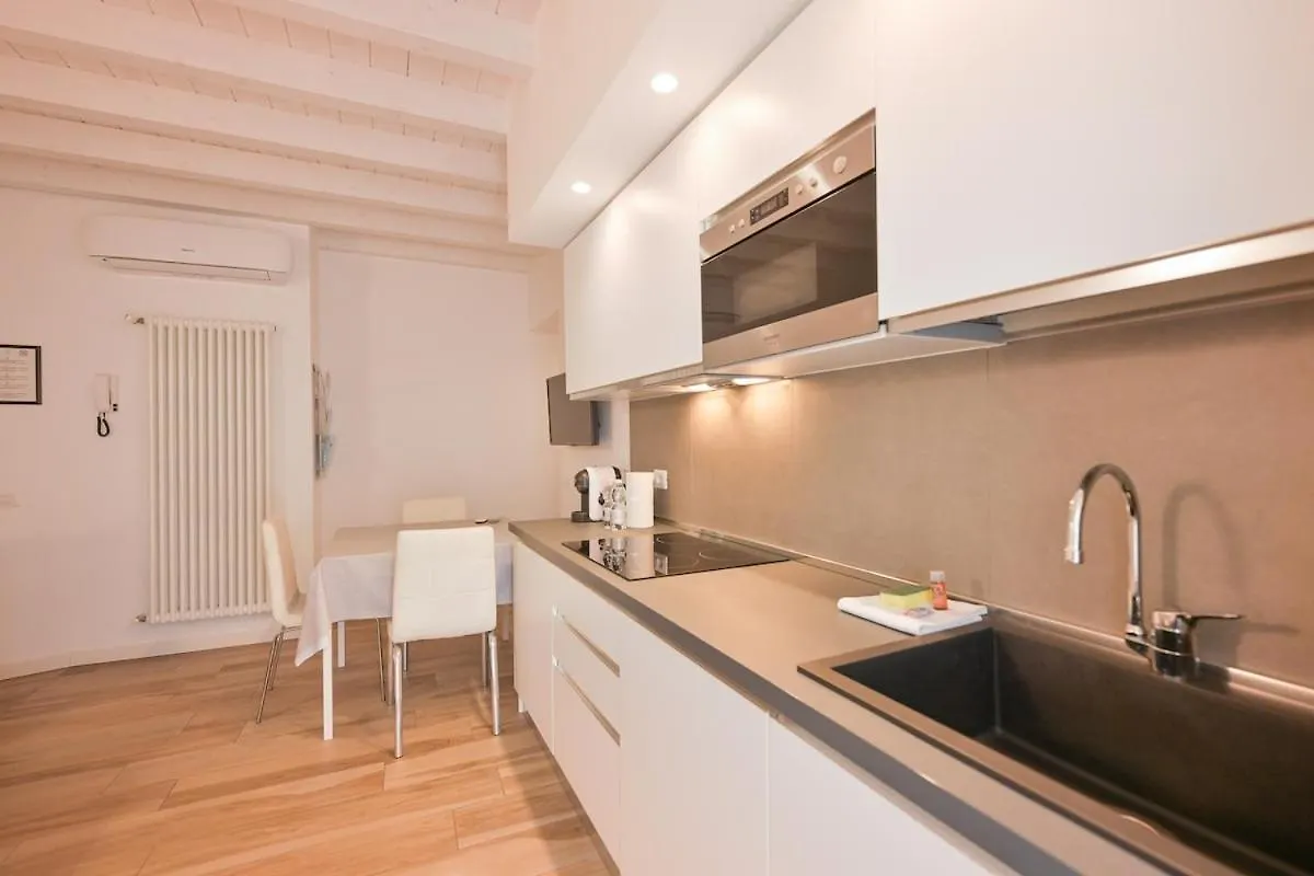 Sweetly Apartment In The Walled City With Wifi E Ac Como