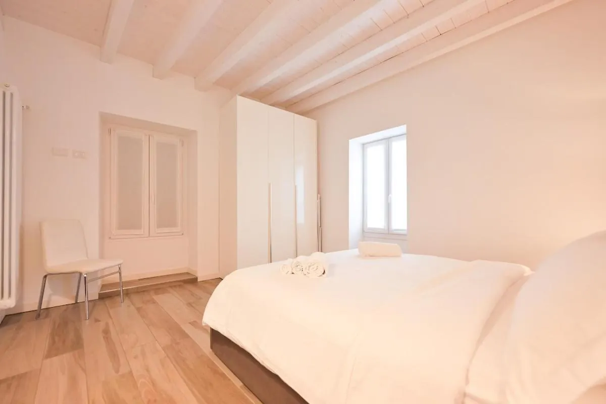 Sweetly Apartment In The Walled City With Wifi E Ac Como Itália